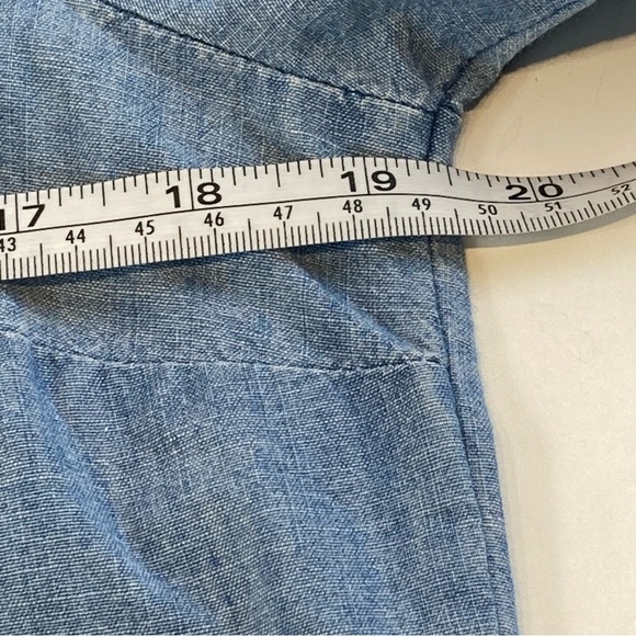 Old Navy Classic chambray medium wash women’s button down shirt Size S - Picture 13 of 15